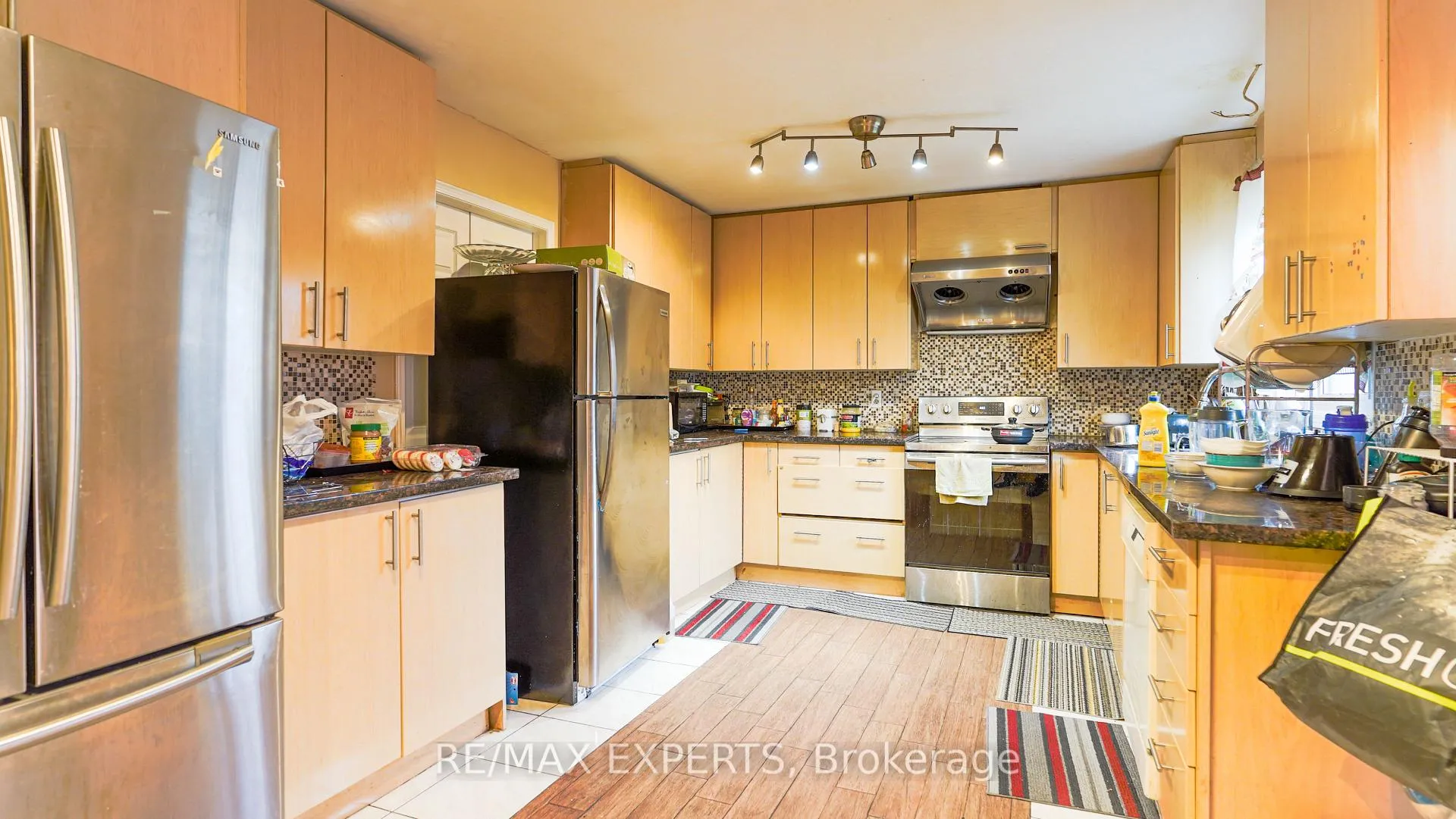 Photo 8 of 16 Duggan Drive, Brampton, Fletcher's West — HOMEH
