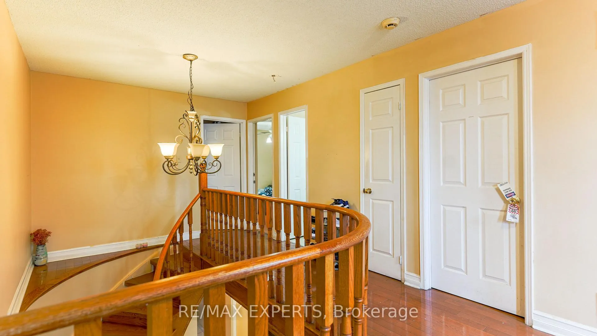 Photo 11 of 16 Duggan Drive, Brampton, Fletcher's West — HOMEH