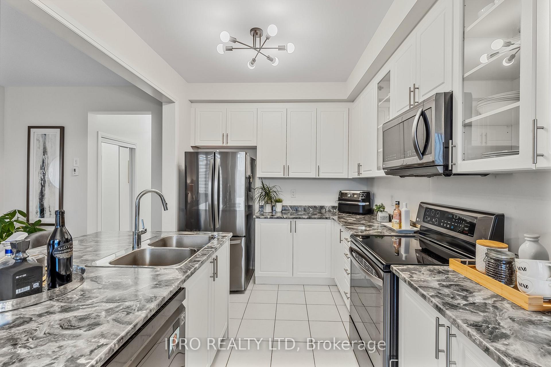 Photo 5 of 57 Martin Trail, New Tecumseth, Tottenham — HOMEH