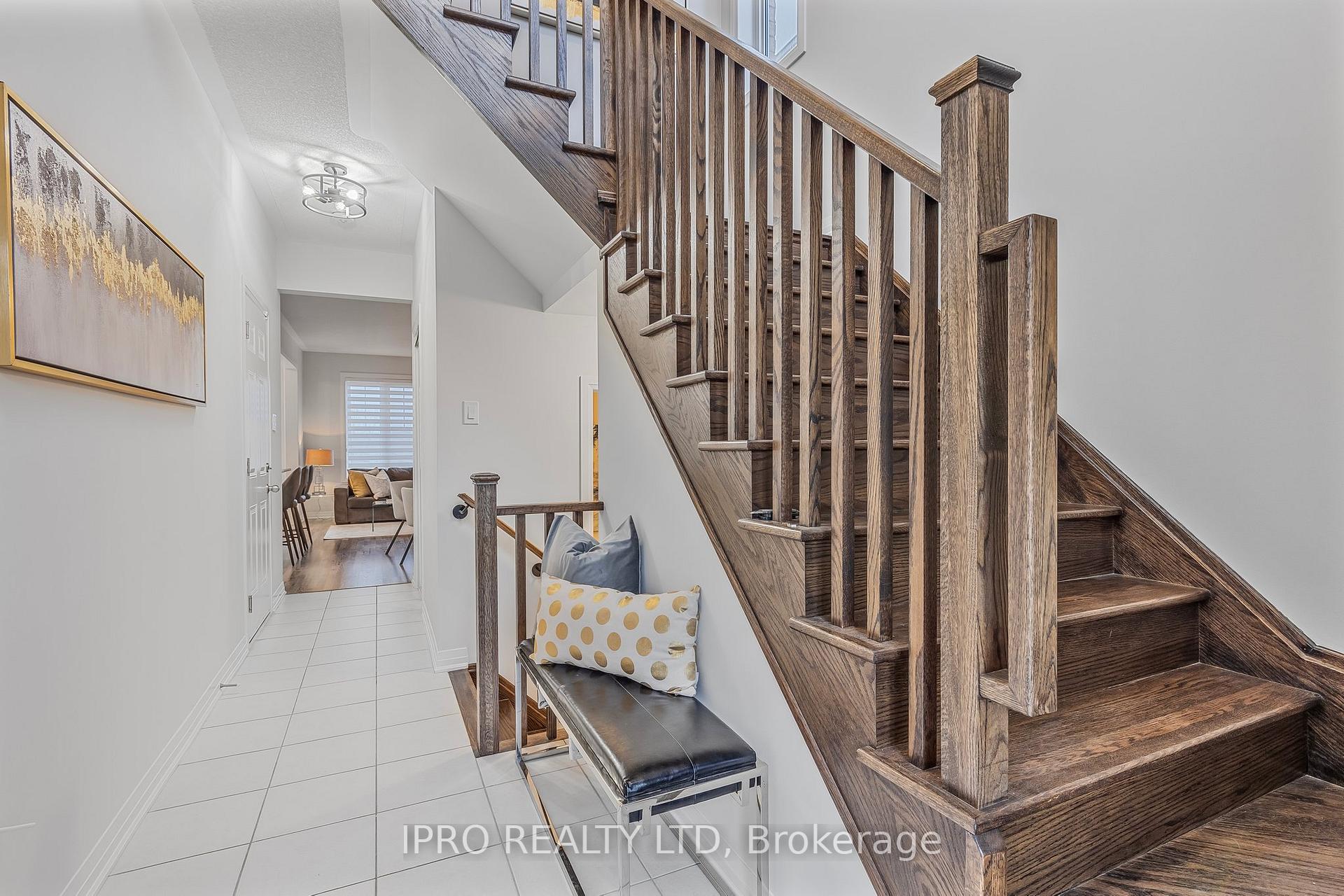 Photo 12 of 57 Martin Trail, New Tecumseth, Tottenham — HOMEH