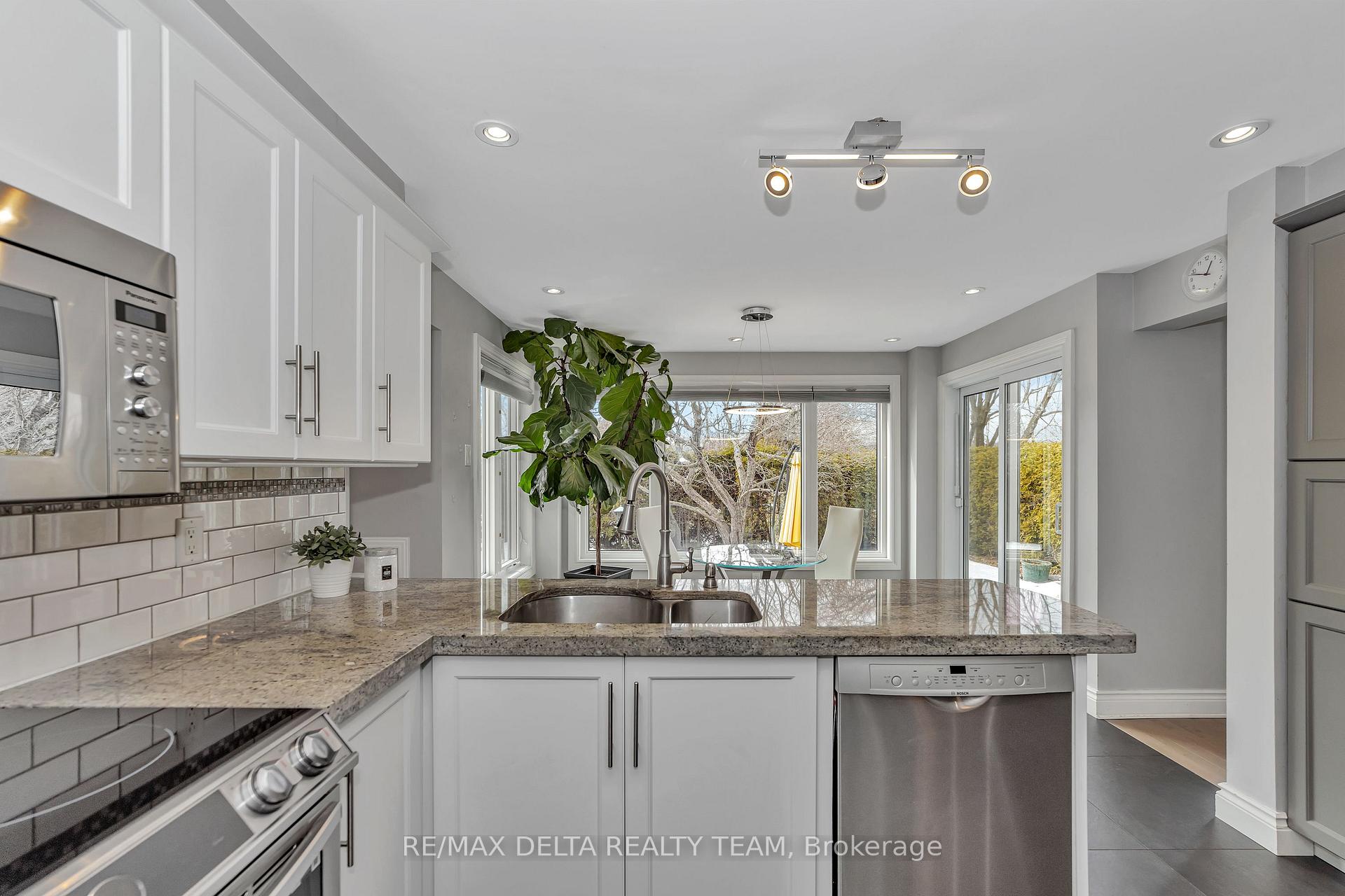 Photo 10 of 1963 Du Clairvaux Road, Ottawa, Chapel Hill — HOMEH