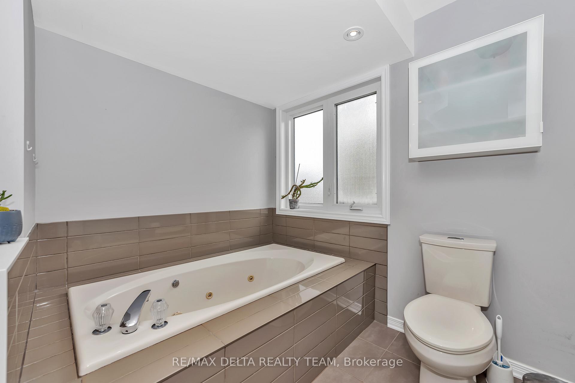 Photo 16 of 1963 Du Clairvaux Road, Ottawa, Chapel Hill — HOMEH