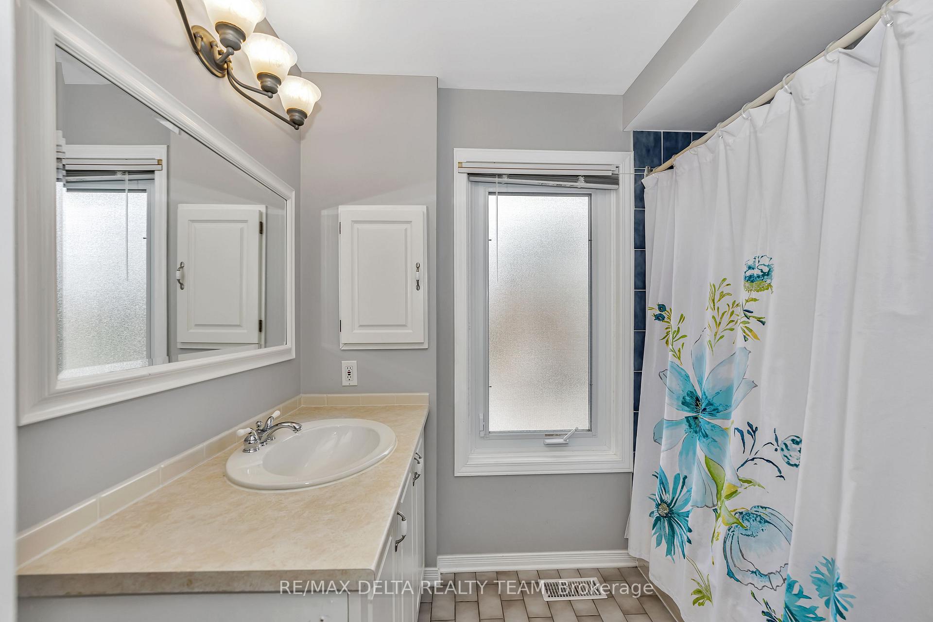 Photo 23 of 1963 Du Clairvaux Road, Ottawa, Chapel Hill — HOMEH