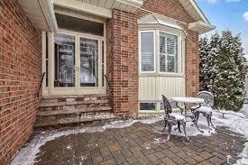 Photo 2 of 324 John Bowser Crescent, Newmarket, Glenway Estates — HOMEH