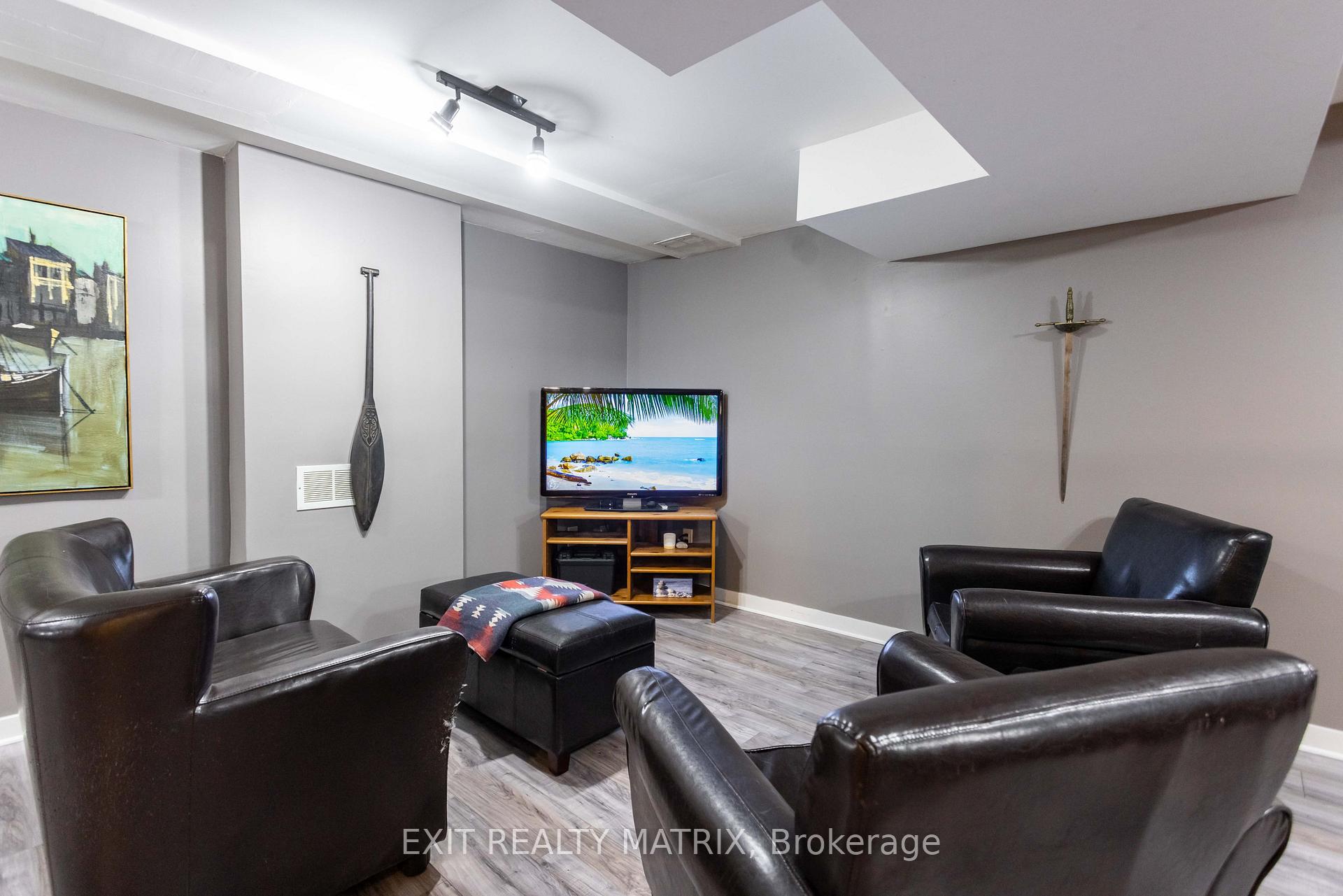 Photo 13 of 1890 Markwell Crescent, Ottawa, Chateauneuf — HOMEH