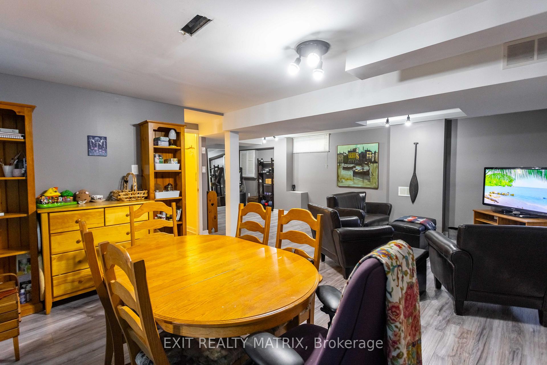 Photo 16 of 1890 Markwell Crescent, Ottawa, Chateauneuf — HOMEH