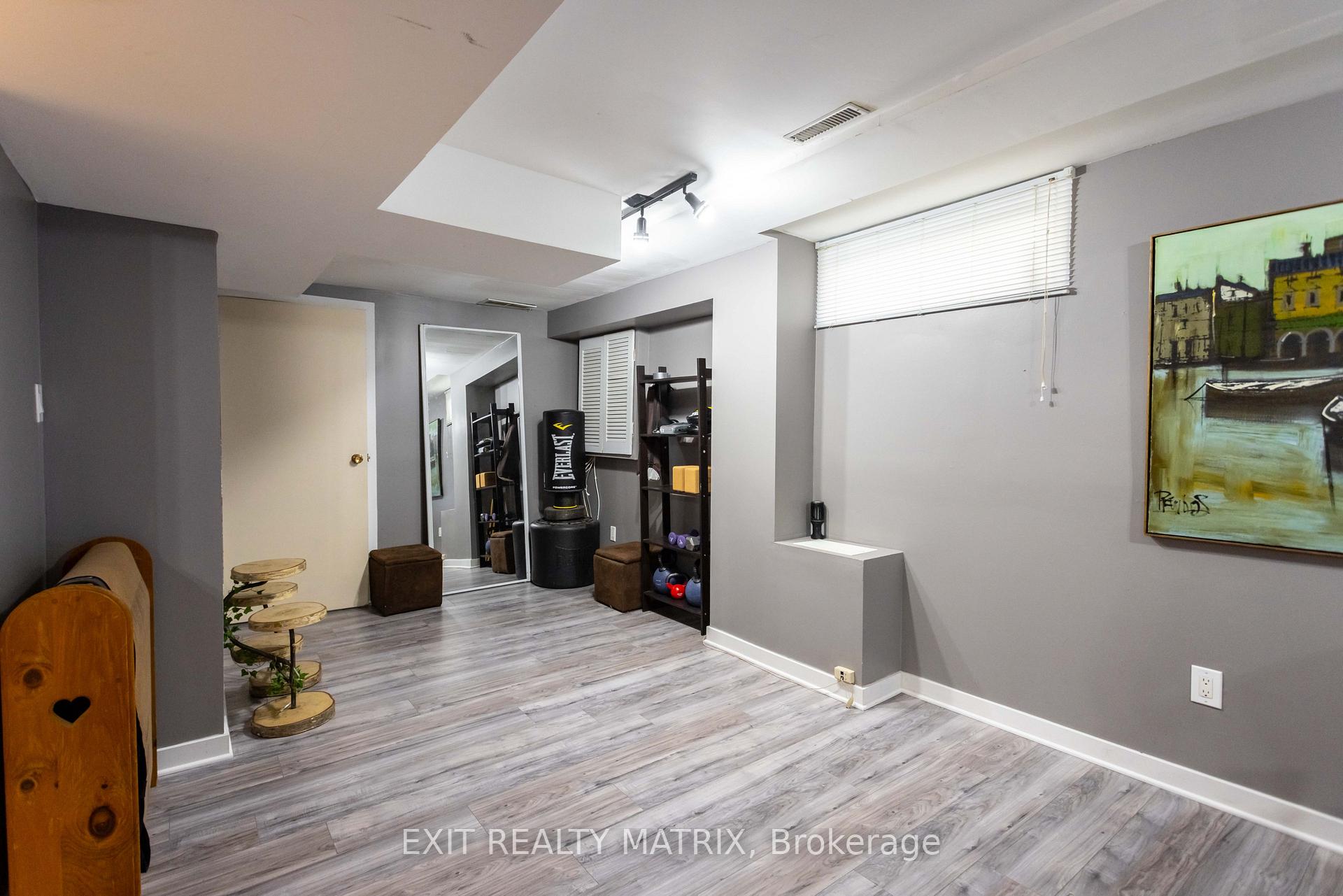 Photo 18 of 1890 Markwell Crescent, Ottawa, Chateauneuf — HOMEH