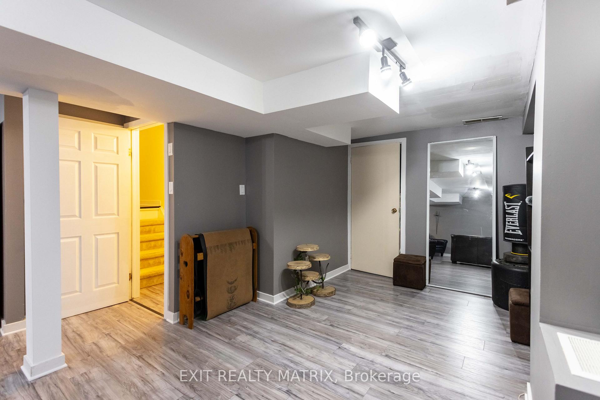 Photo 19 of 1890 Markwell Crescent, Ottawa, Chateauneuf — HOMEH