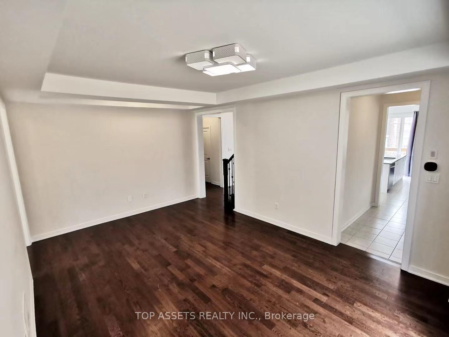 Photo 5 of 76 Mitchell Place, Newmarket, Glenway Estates — HOMEH