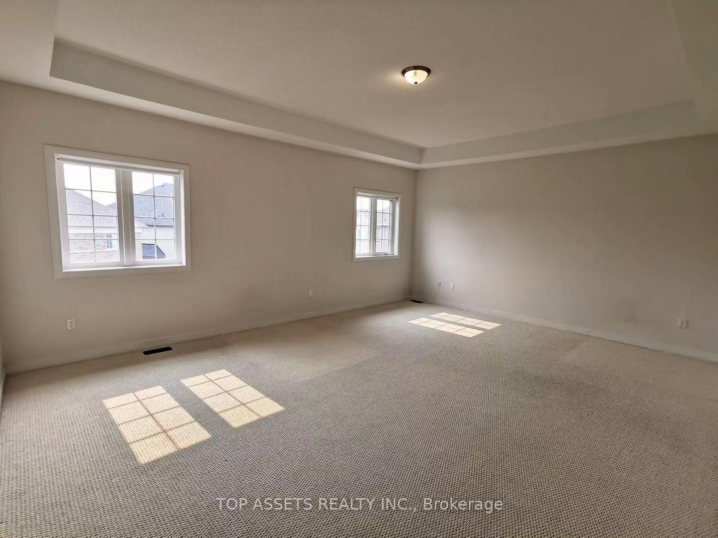 Photo 13 of 76 Mitchell Place, Newmarket, Glenway Estates — HOMEH