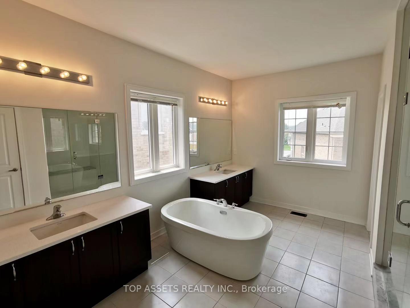 Photo 16 of 76 Mitchell Place, Newmarket, Glenway Estates — HOMEH