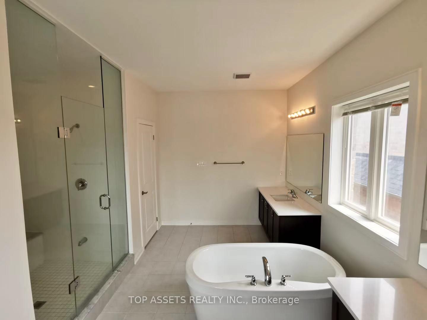 Photo 17 of 76 Mitchell Place, Newmarket, Glenway Estates — HOMEH