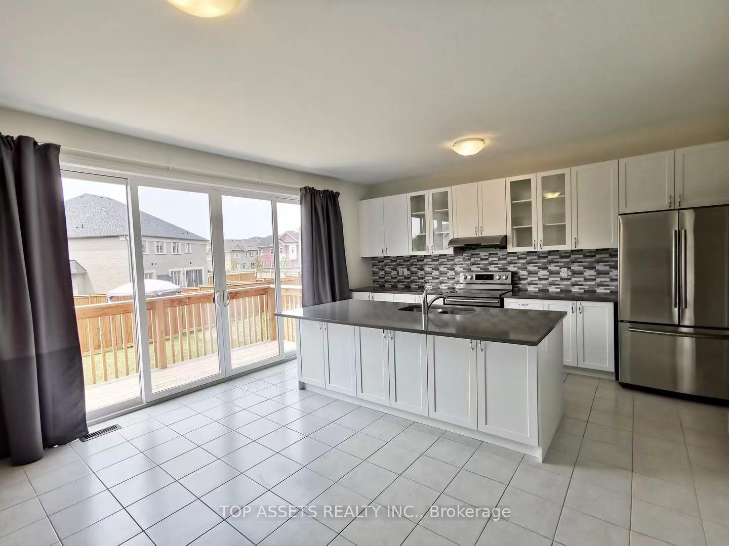 Photo 20 of 76 Mitchell Place, Newmarket, Glenway Estates — HOMEH