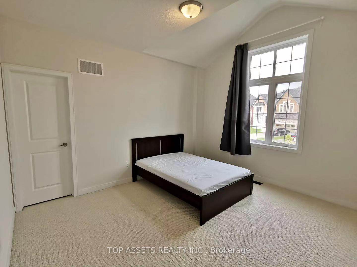 Photo 24 of 76 Mitchell Place, Newmarket, Glenway Estates — HOMEH