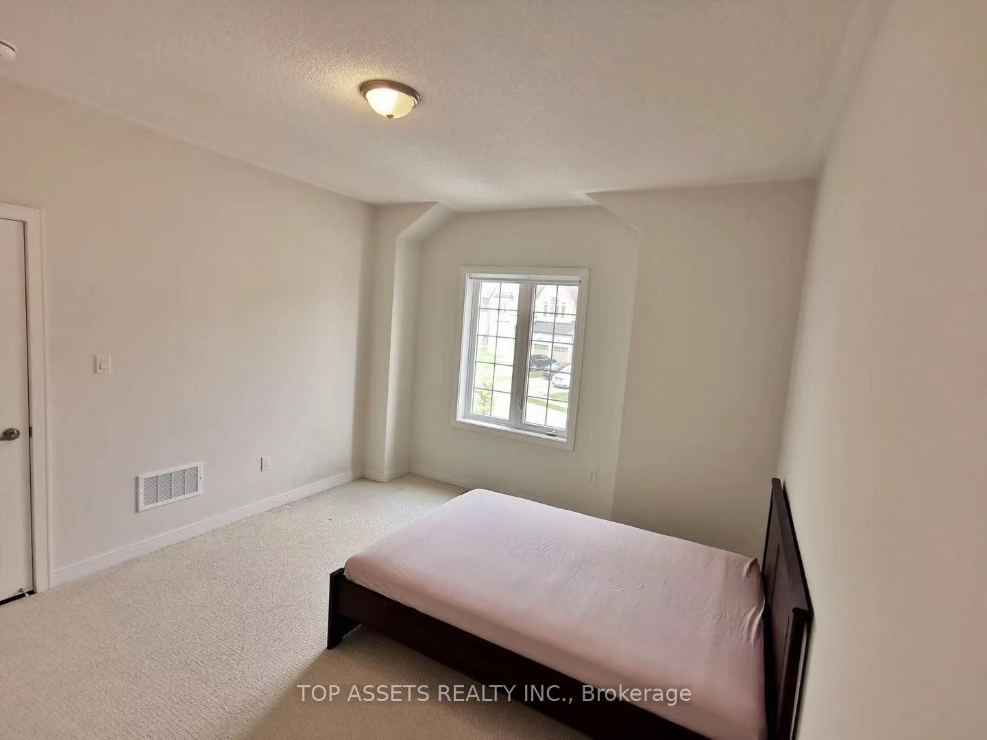 Photo 26 of 76 Mitchell Place, Newmarket, Glenway Estates — HOMEH