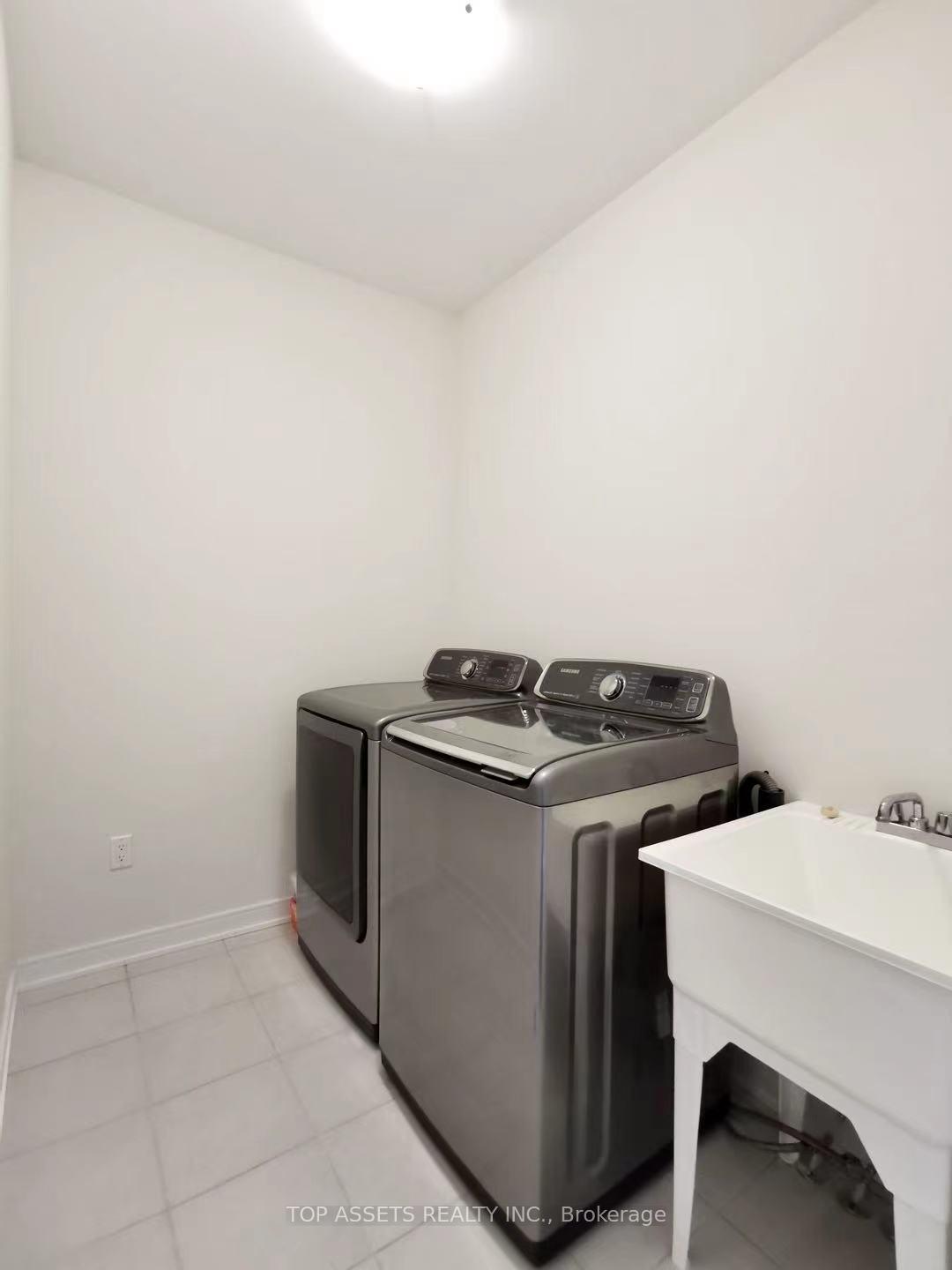 Photo 28 of 76 Mitchell Place, Newmarket, Glenway Estates — HOMEH
