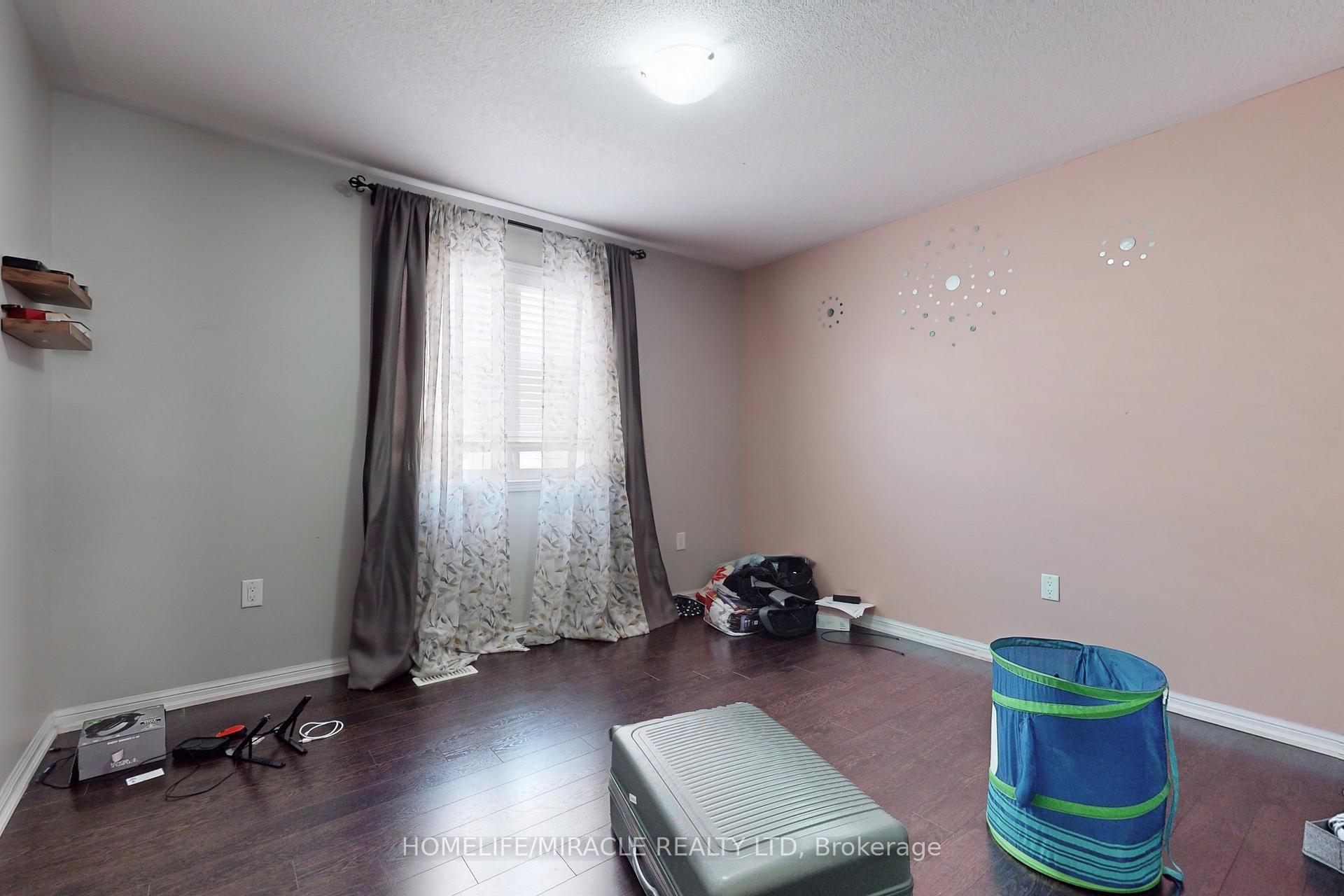 Photo 21 of 338 Kincardine Terrace, Milton, Scott — HOMEH