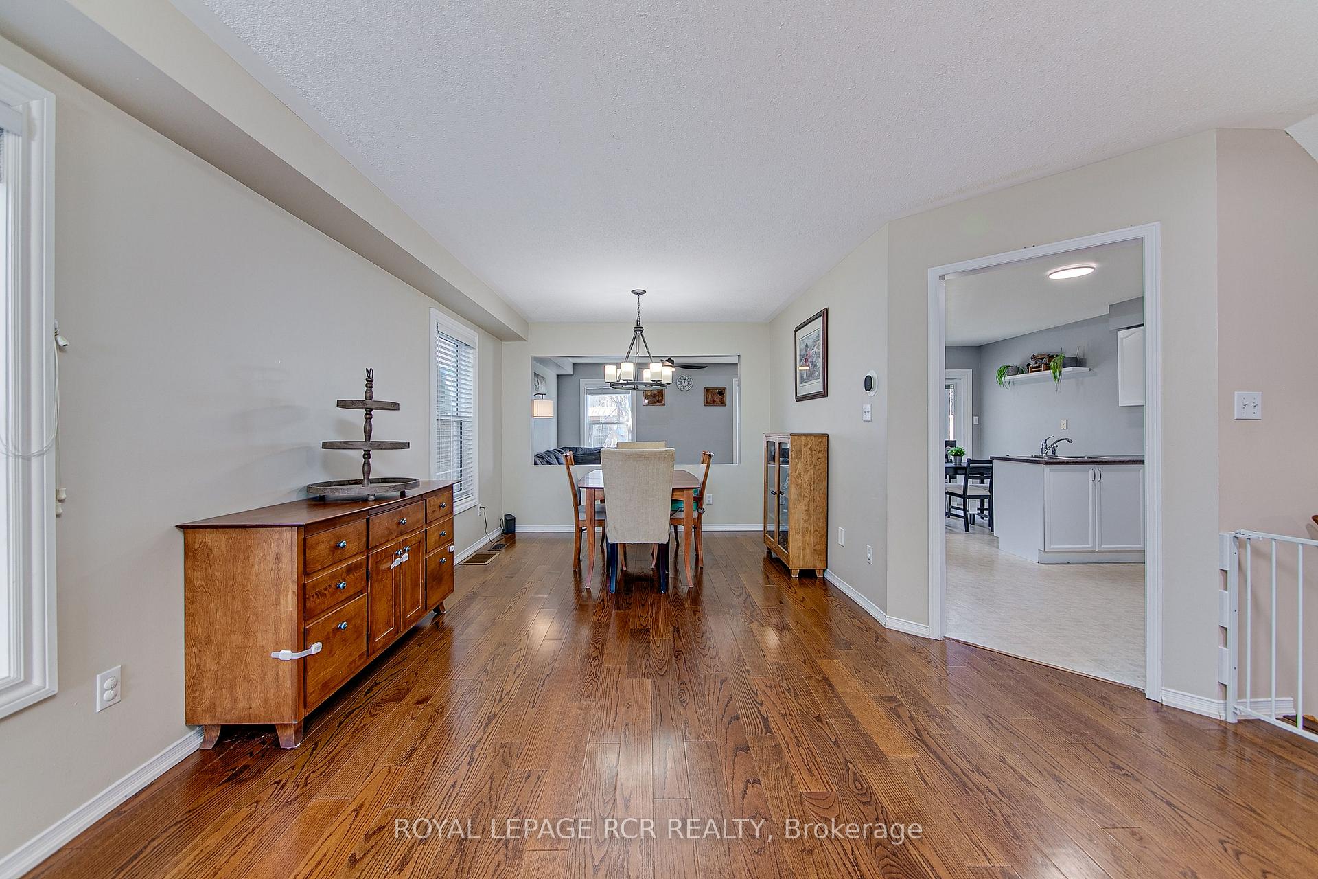 Photo 3 of 52 Mccurdy Drive, New Tecumseth, Tottenham — HOMEH