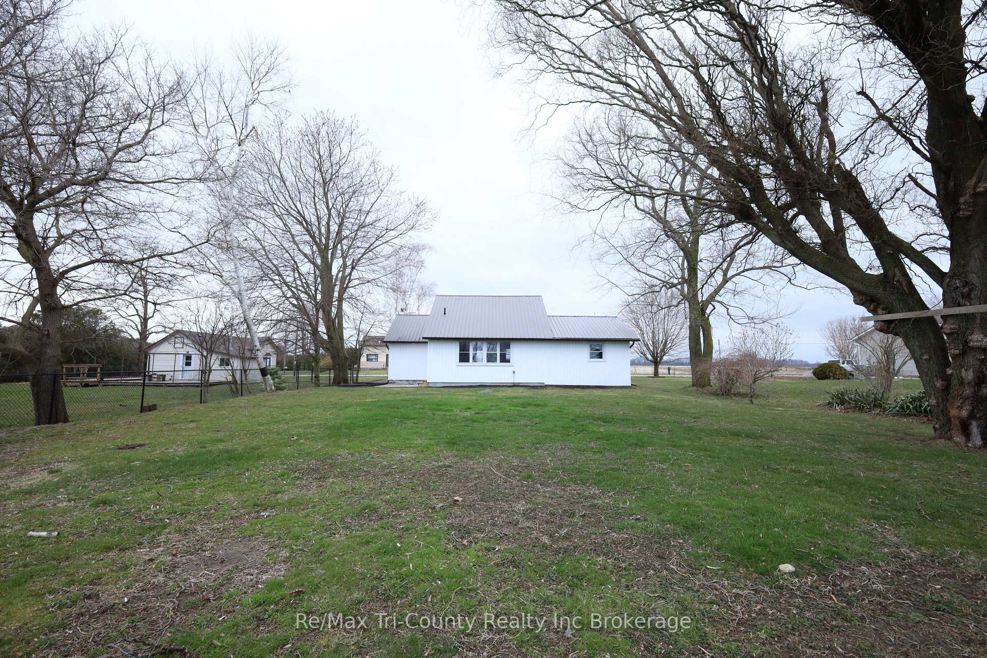 Photo 5 of 2822 Lakeshore Road, Norfolk, Rural S. Walsingham — HOMEH