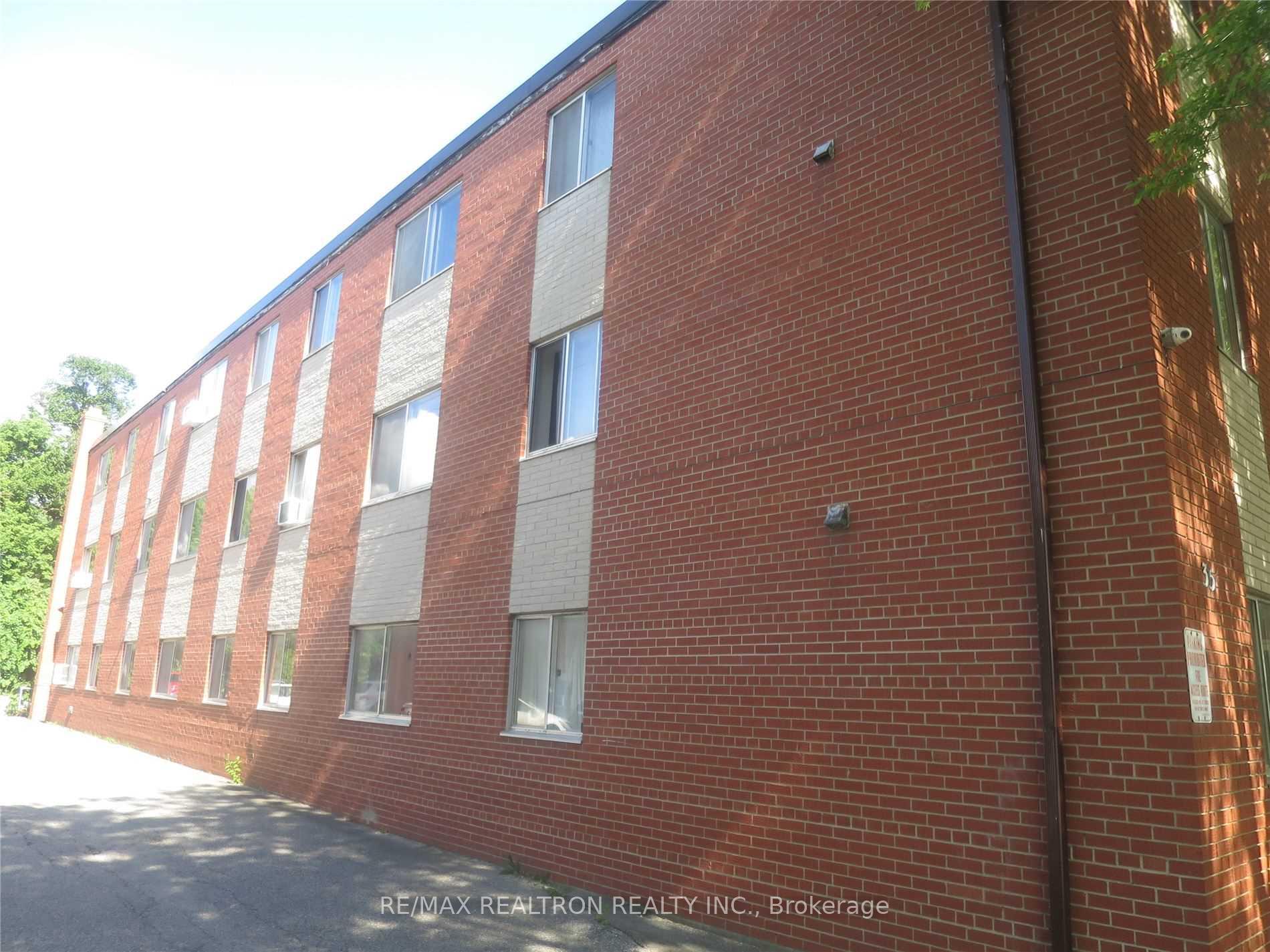 Front of Unit Unit #3, 35 Huron Heights Drive