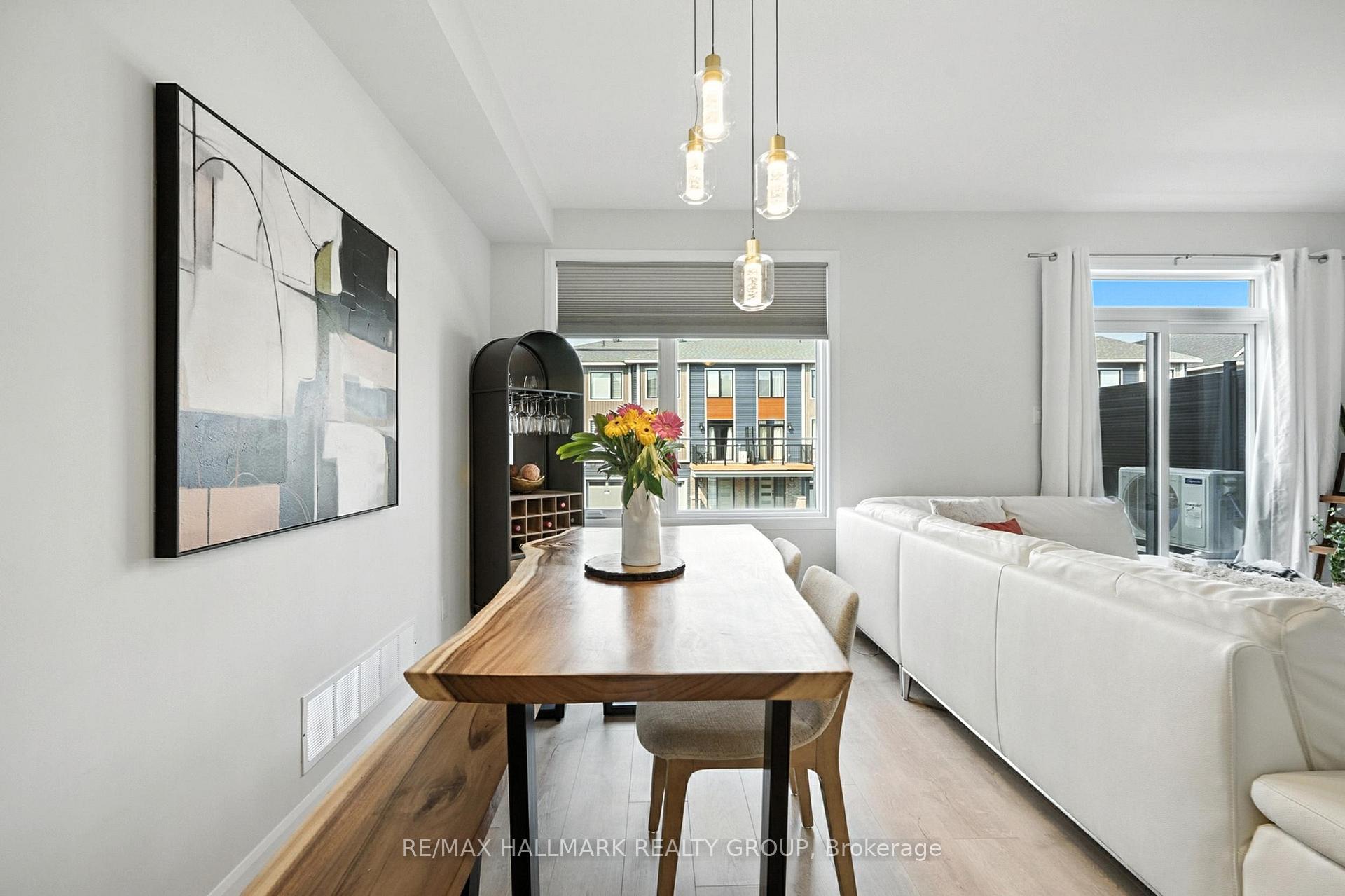 Photo 12 of 702 Confluence Walk, Ottawa, Avalon West — HOMEH
