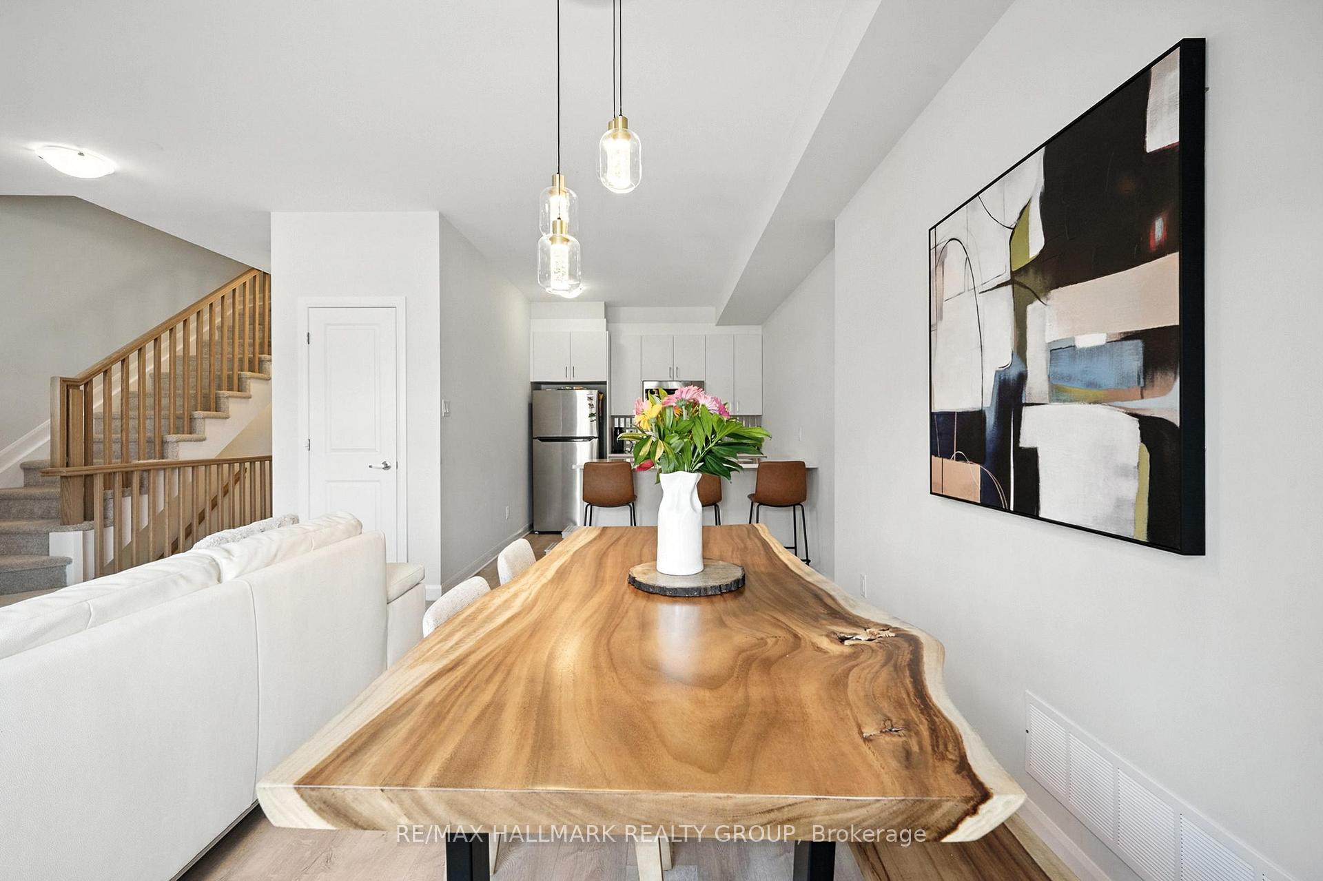 Photo 13 of 702 Confluence Walk, Ottawa, Avalon West — HOMEH