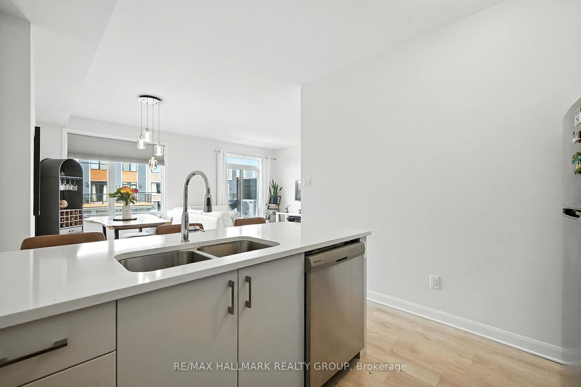 Photo 17 of 702 Confluence Walk, Ottawa, Avalon West — HOMEH