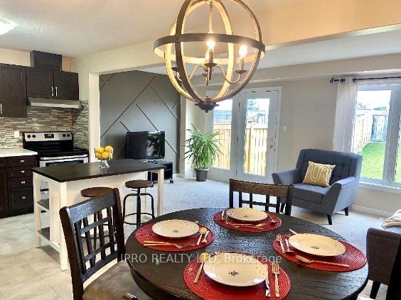Photo 4 of 195 Hutchinson Drive, New Tecumseth, Alliston — HOMEH