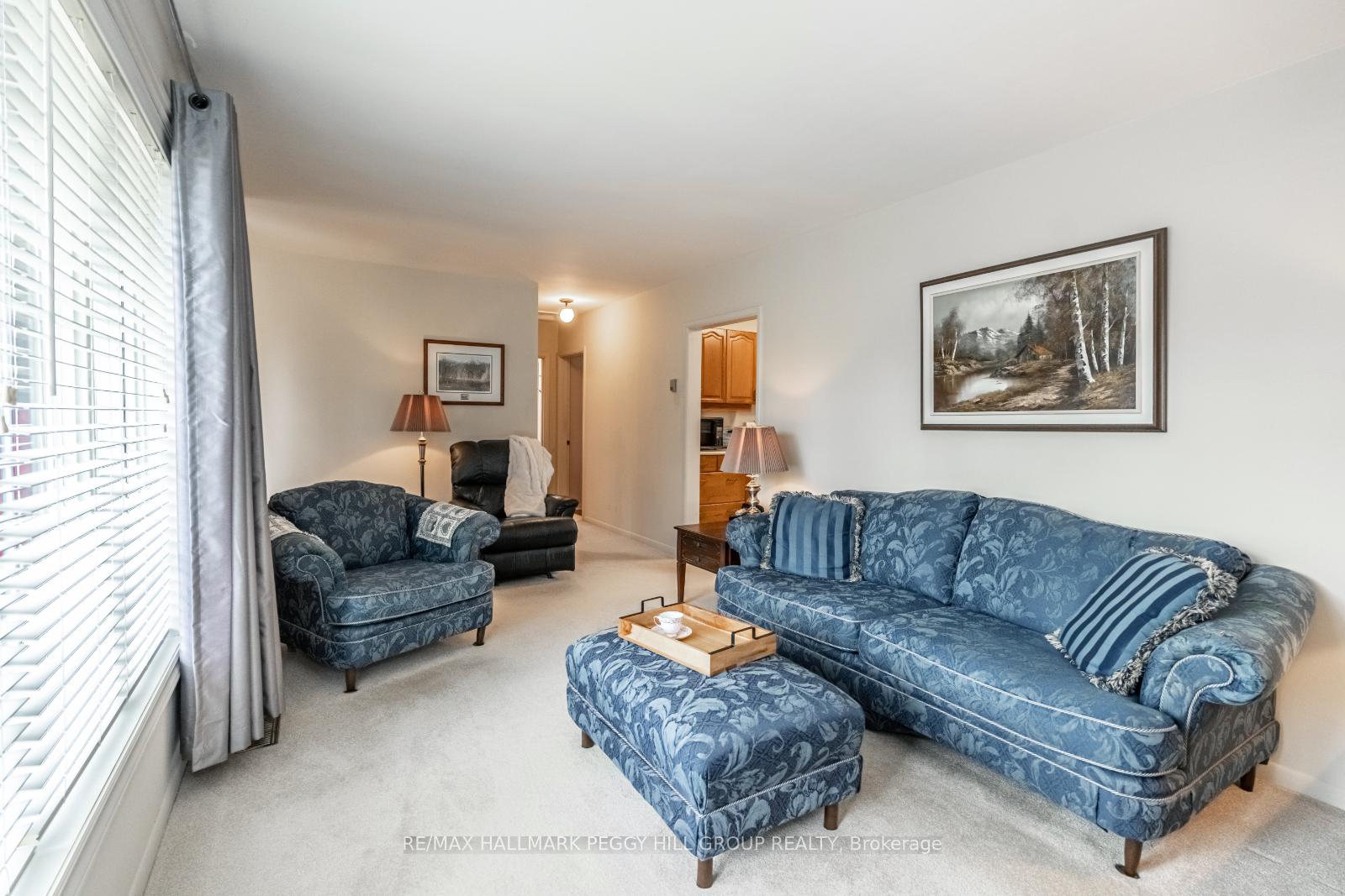 Photo 6 of 18 Calverley Street, Orillia — HOMEH