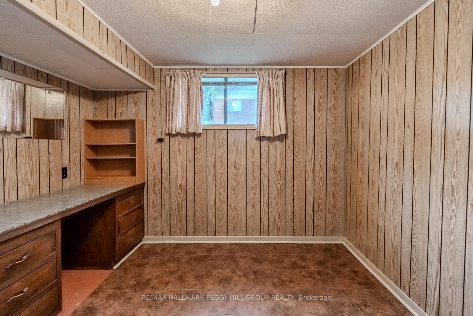 Photo 13 of 18 Calverley Street, Orillia — HOMEH