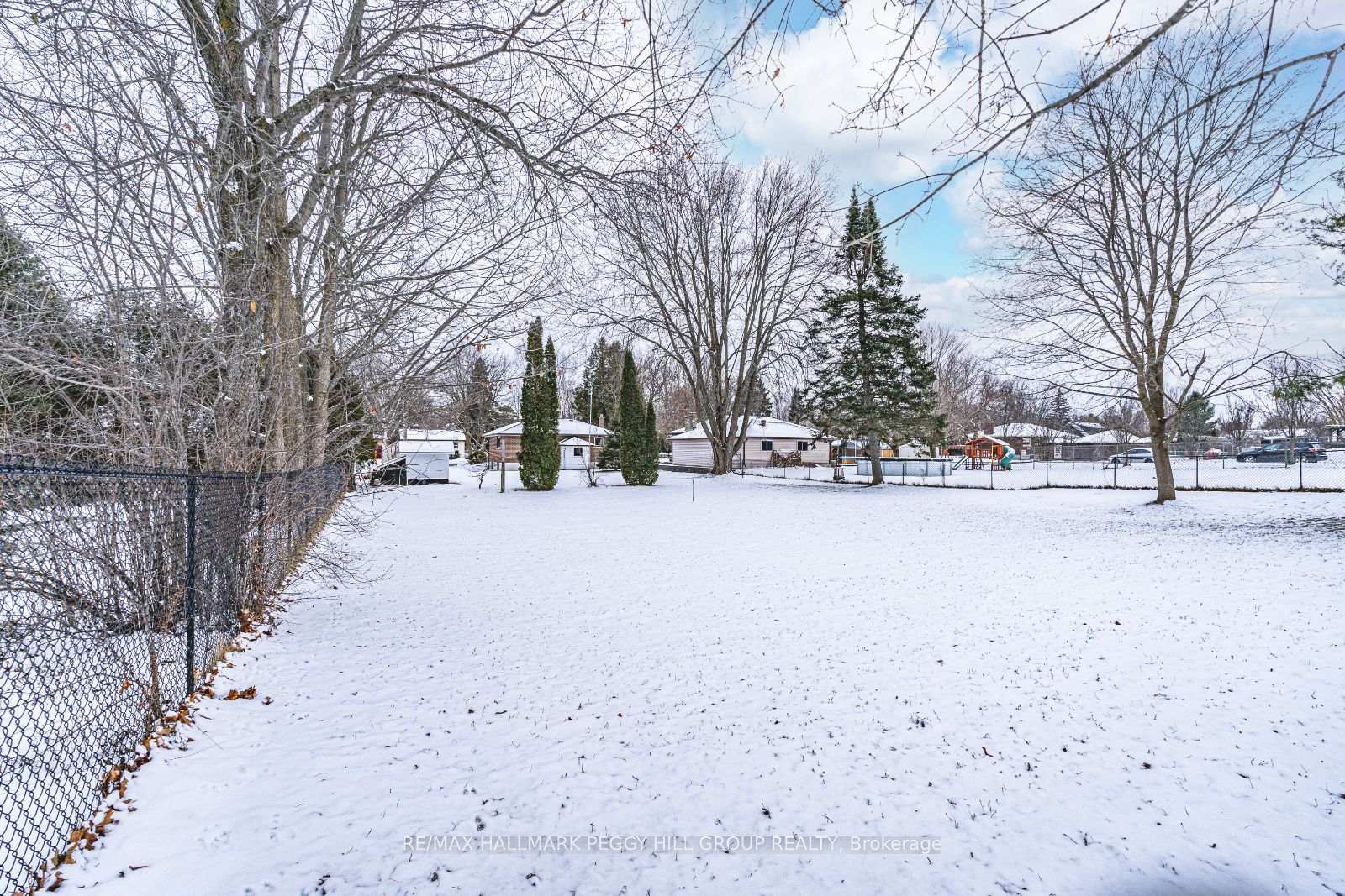 Photo 16 of 18 Calverley Street, Orillia — HOMEH