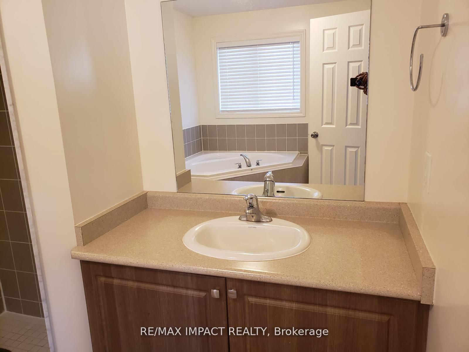Photo 9 of 519 Bessborough Drive, Milton, Harrison — HOMEH