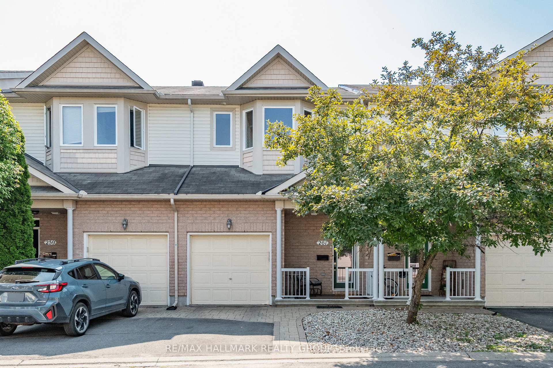 Photo 2 of 261 Parkrose Private, Ottawa, Chatelaine Village — HOMEH