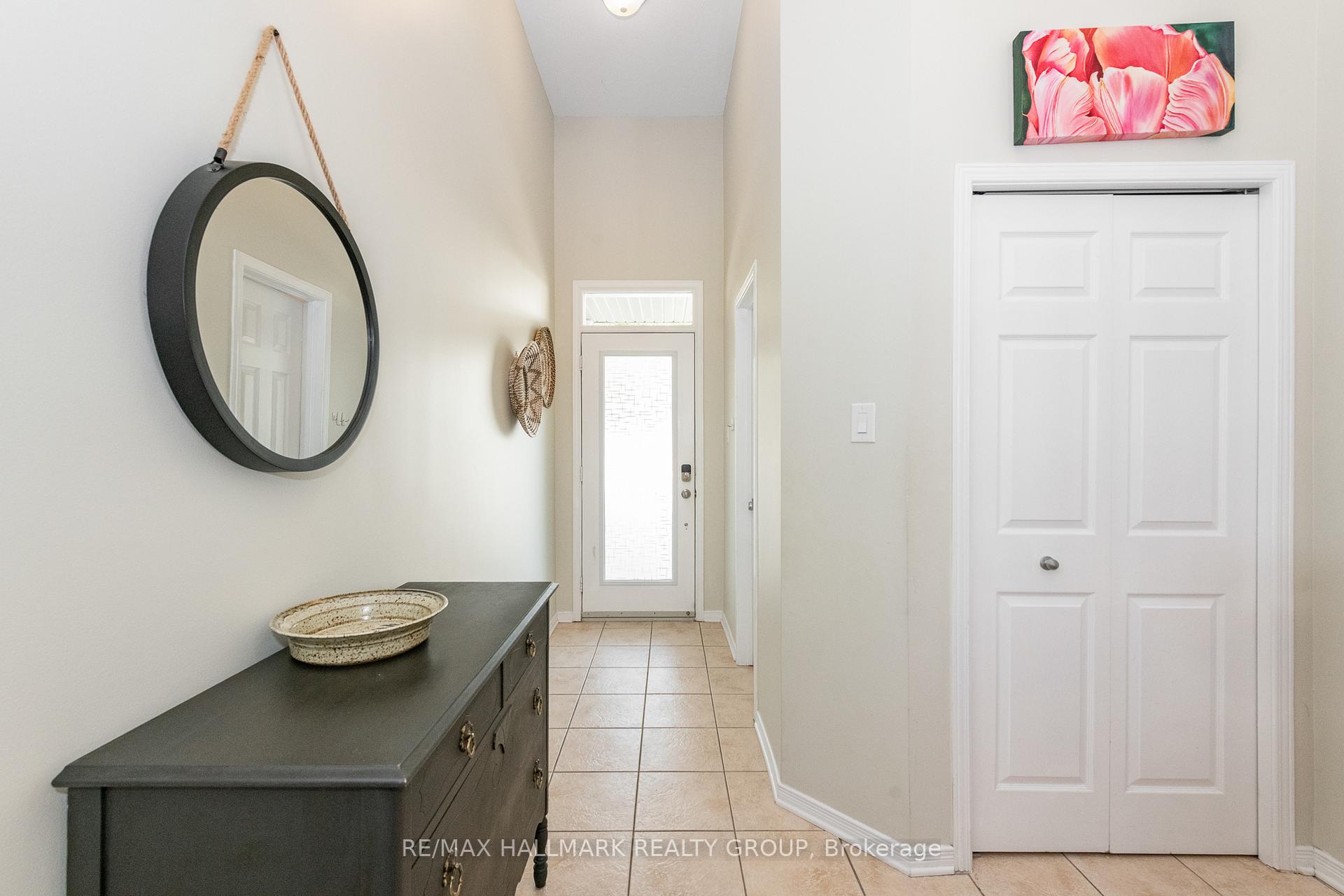 Photo 4 of 261 Parkrose Private, Ottawa, Chatelaine Village — HOMEH