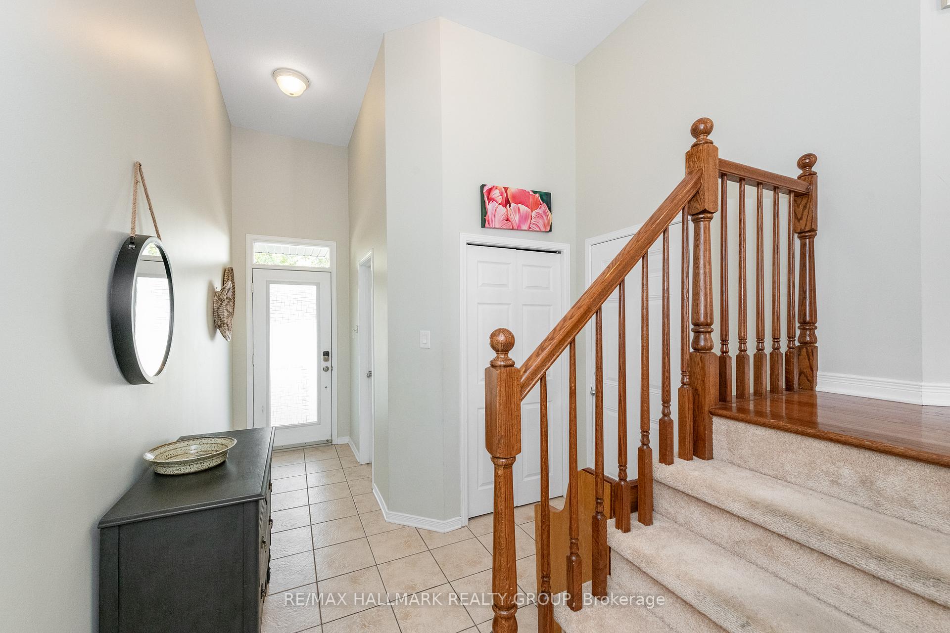 Photo 5 of 261 Parkrose Private, Ottawa, Chatelaine Village — HOMEH