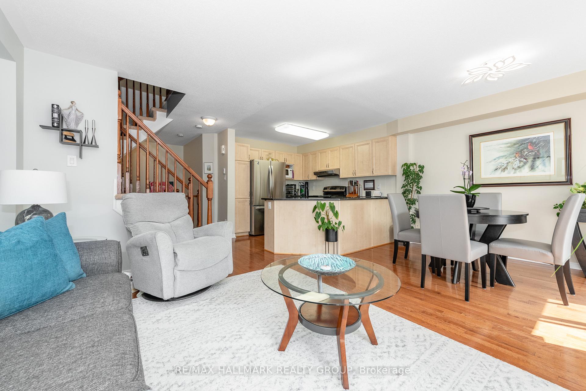 Photo 8 of 261 Parkrose Private, Ottawa, Chatelaine Village — HOMEH