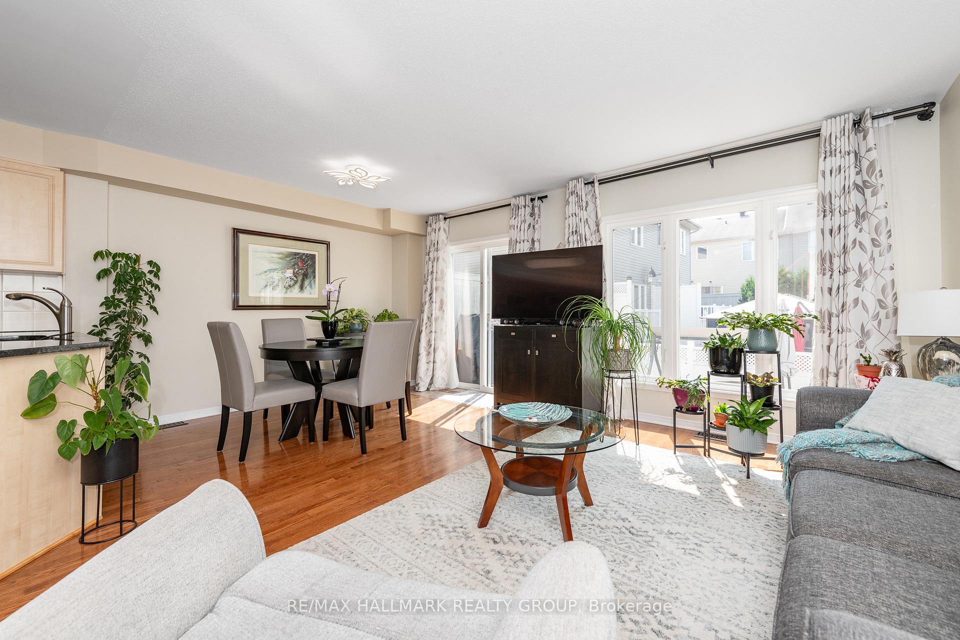 Photo 9 of 261 Parkrose Private, Ottawa, Chatelaine Village — HOMEH