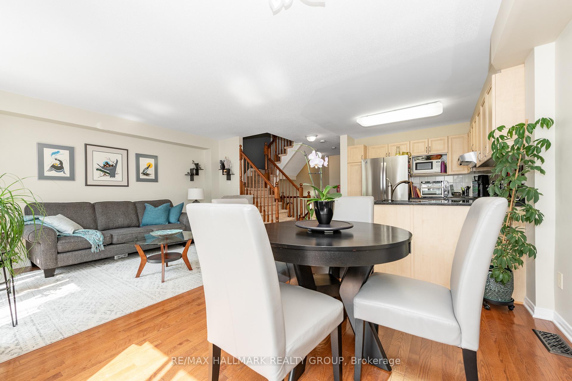 Photo 12 of 261 Parkrose Private, Ottawa, Chatelaine Village — HOMEH