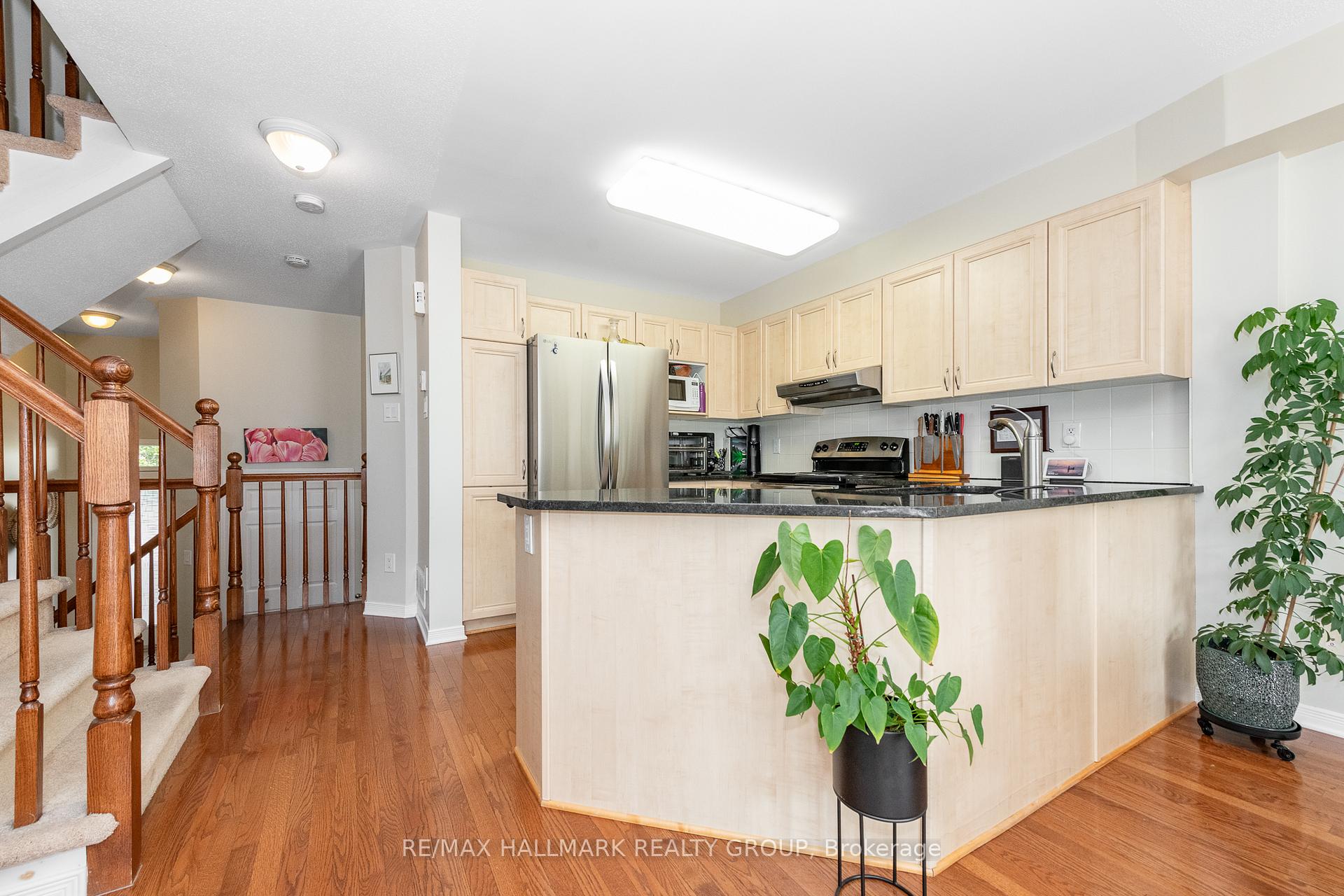 Photo 15 of 261 Parkrose Private, Ottawa, Chatelaine Village — HOMEH