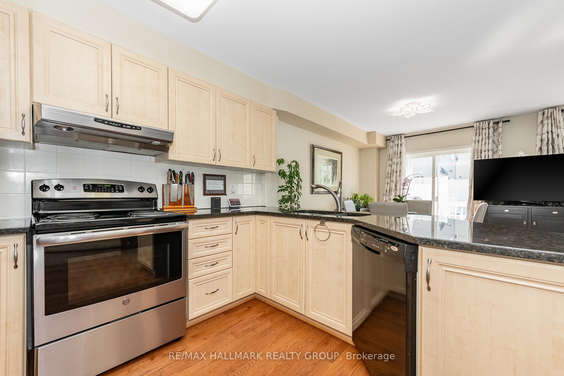 Photo 17 of 261 Parkrose Private, Ottawa, Chatelaine Village — HOMEH