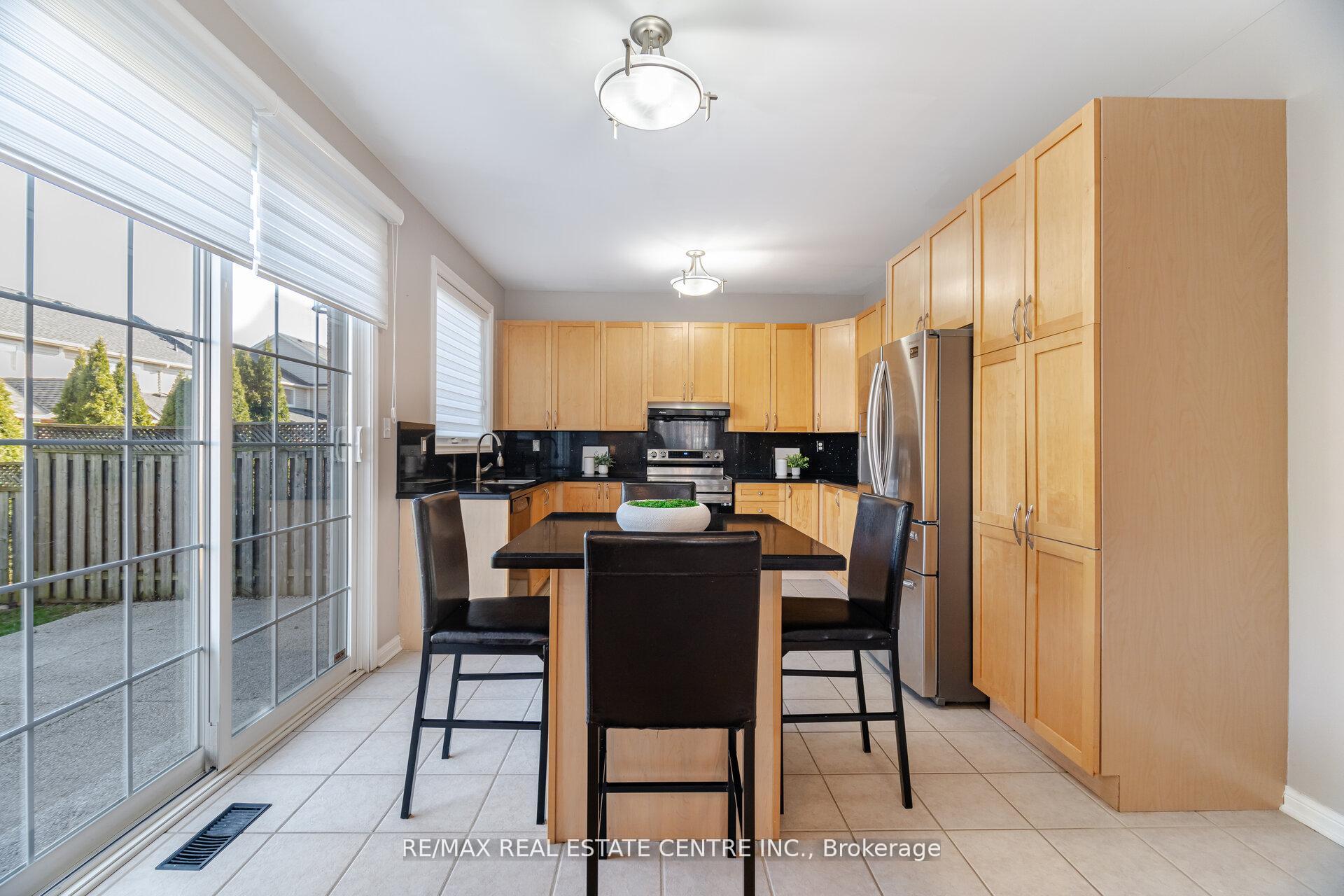 Photo 38 of 643 Hamilton Crescent, Milton, Beaty — HOMEH