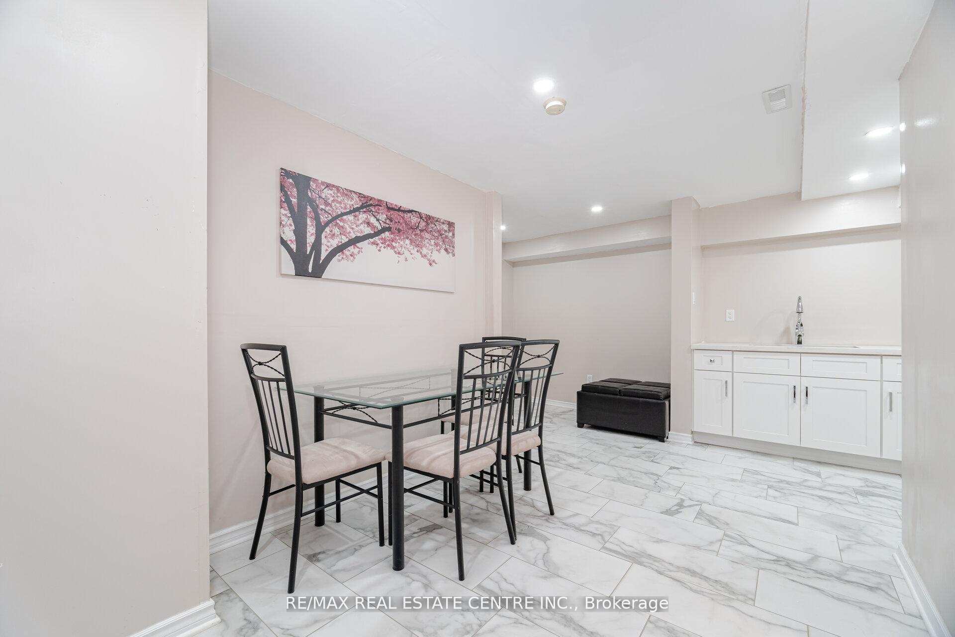 Photo 25 of 643 Hamilton Crescent, Milton, Beaty — HOMEH
