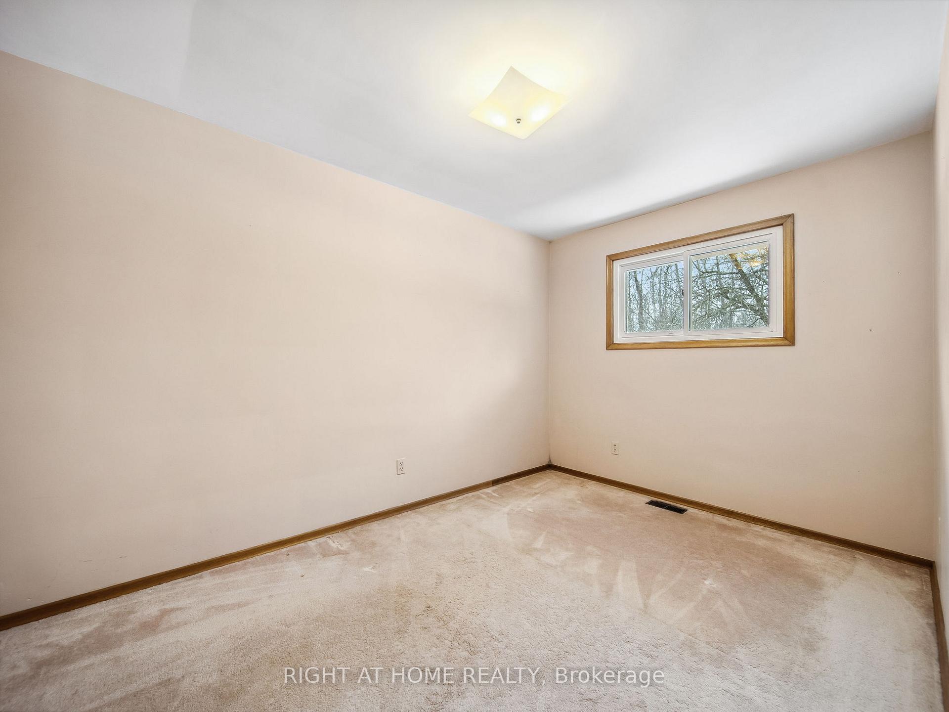 Photo 11 of 562 Drinkwater Drive, Orillia — HOMEH