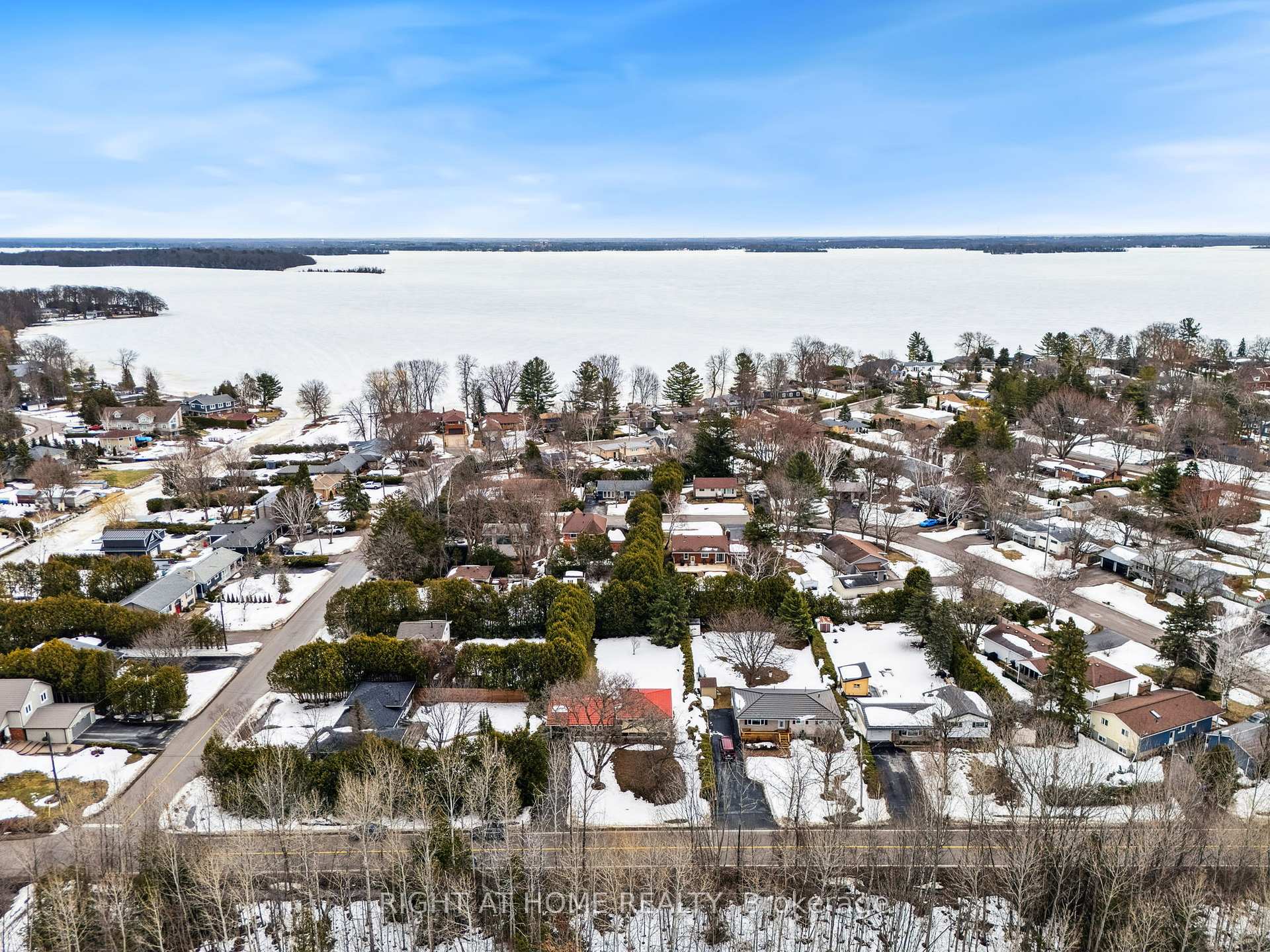 Photo 15 of 562 Drinkwater Drive, Orillia — HOMEH