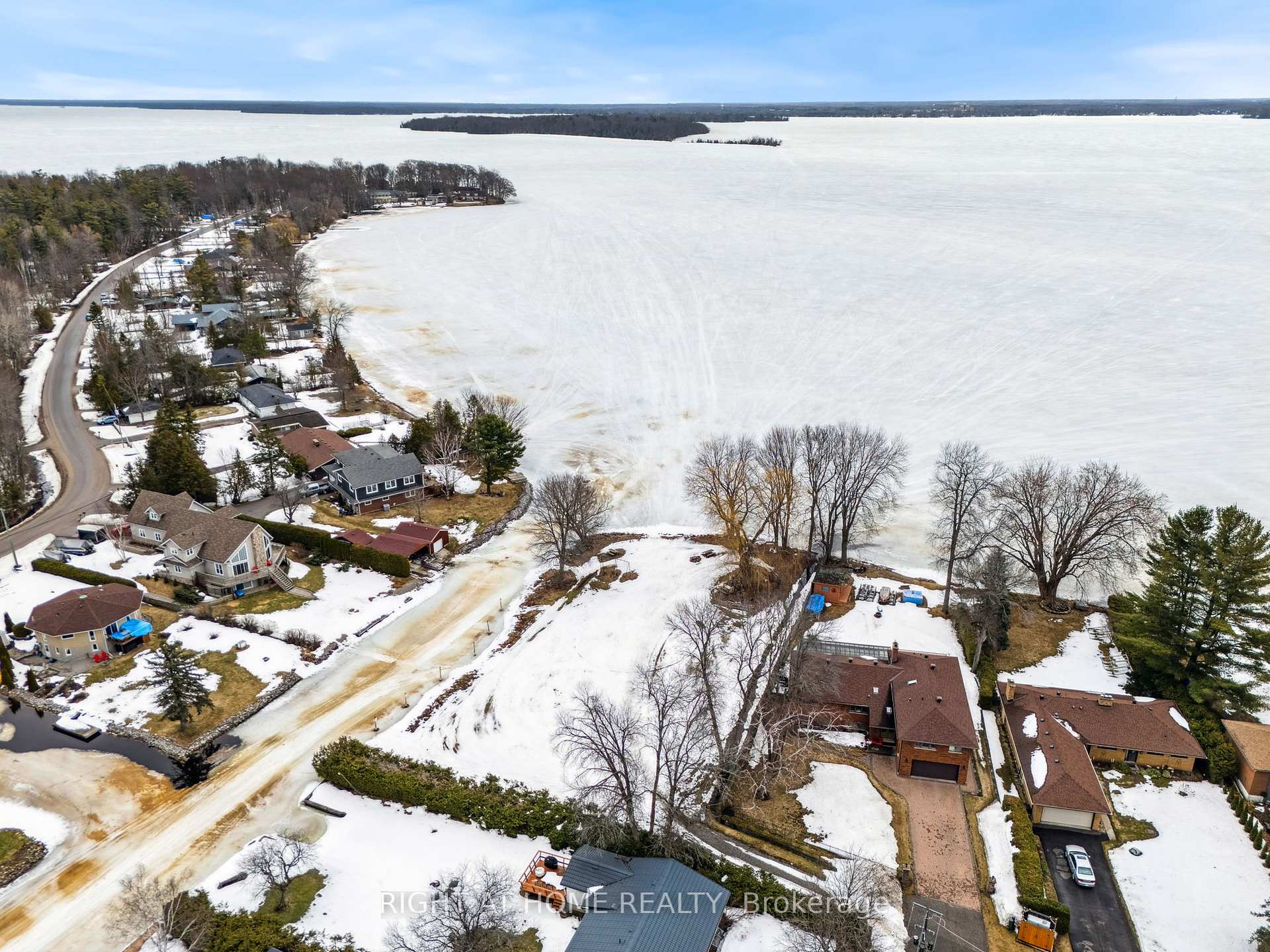 Photo 16 of 562 Drinkwater Drive, Orillia — HOMEH