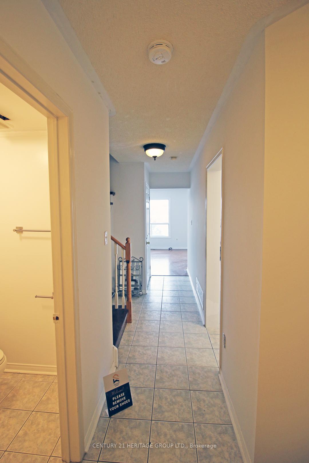 Photo 2 of 641 Walpole Crescent, Newmarket, Stonehaven-Wyndham — HOMEH
