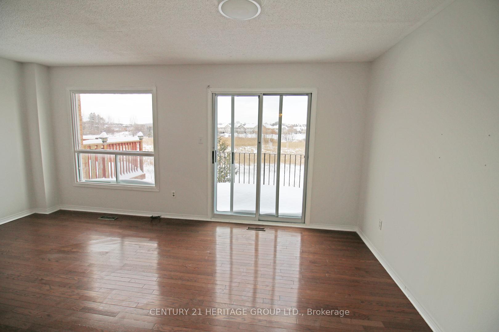 Photo 7 of 641 Walpole Crescent, Newmarket, Stonehaven-Wyndham — HOMEH