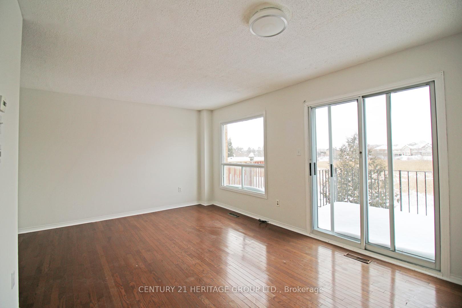 Photo 8 of 641 Walpole Crescent, Newmarket, Stonehaven-Wyndham — HOMEH