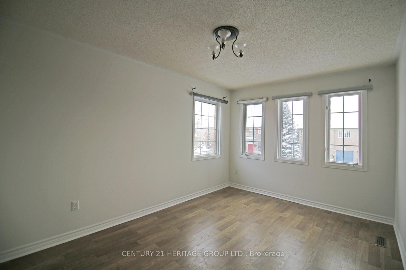 Photo 16 of 641 Walpole Crescent, Newmarket, Stonehaven-Wyndham — HOMEH
