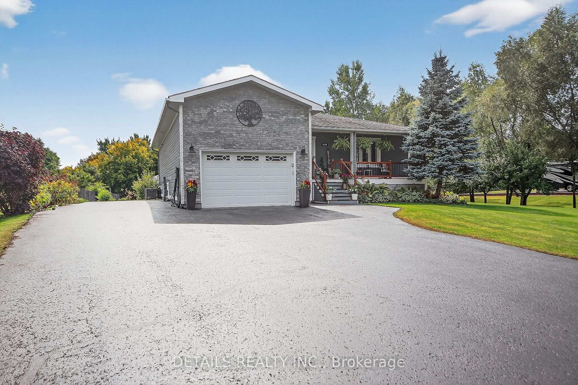 Photo 2 of 1940 Rollin Place, Ottawa, Vars Village — HOMEH
